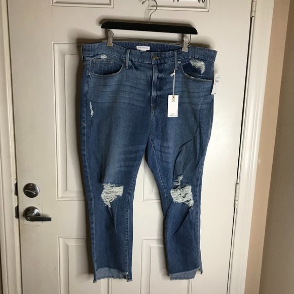 Good American Denim - NWT Good American Women's Good Girlfriend Distressed Raw Hemline Jeans ~ Size 16